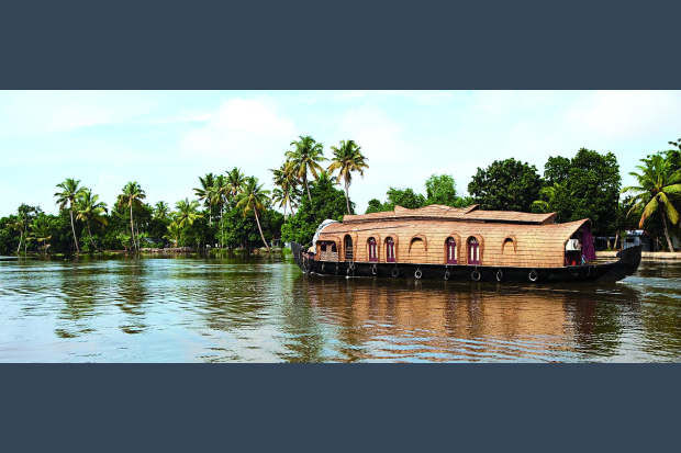 02-07-01-07-22-Istockphoto-India-House_Boat-Kerala.jpg